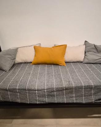 Letto singolo con materasso