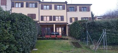 Villetta a schiera di 200 m² con più di 5 locali e