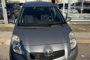 Toyota Yaris 1.0 5 porte