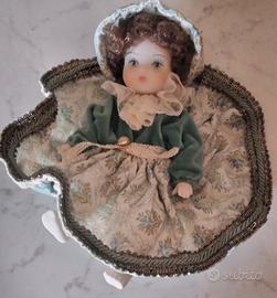 Bambola vintage in porcellana 