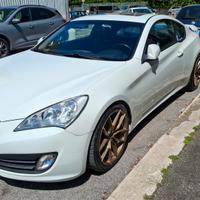 Hyundai Genesis Coupe 2.0T