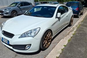Hyundai Genesis Coupe 2.0T