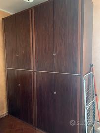 Armadio in legno
