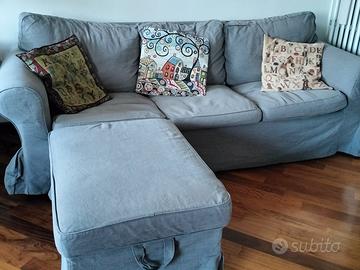 Divano ektorp tre posti grigio con pouff