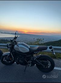 YAMAHA XSR 900 