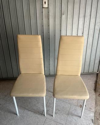 coppia di sedie color beige