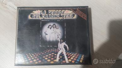 Musicassetta dei BEE GEES. 