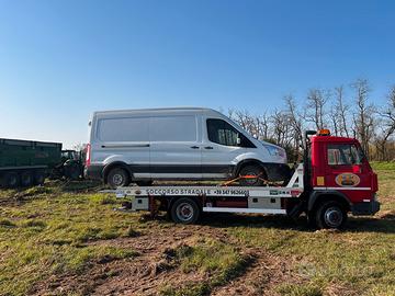 Carroattrezzi Iveco 75-10