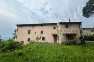 Appartamento di 670 m² con più di 5 locali a Borgo