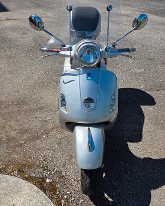Vespa Gts 250 