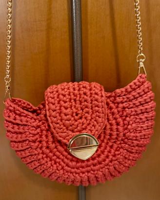 Borsetta fatta a mano