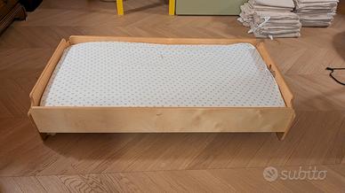 Lettino in legno