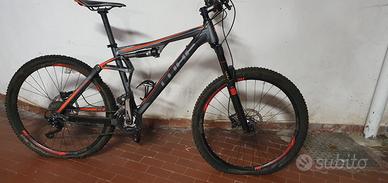 Cube mountain bike come nuova, ruota bucata