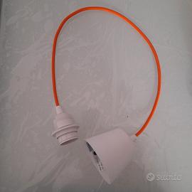 Porta lampada con cavo tessile