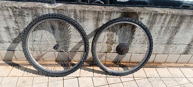 Coppia Ruote MTB 26x2.10 con copertoni tassellati