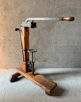 Tappatrice bottiglie Ing. BERTOLASO antica anni 20