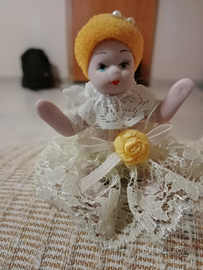 Bambolina di ceramica