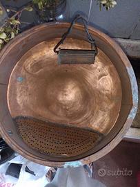 paiolo in rame vintage con piedone e scolo liquidi