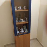 Credenzina verticale salvaspazio versatile