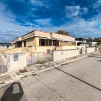 Villetta con ampi terrazzi e posto auto