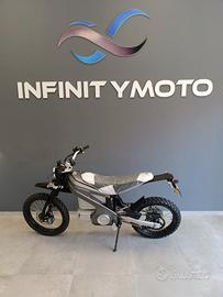 Veicolo moto elettrico Tromox MC10 L1