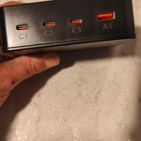 Stazione di ricarica USB-C 203W.