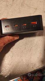 Stazione di ricarica USB-C 203W.