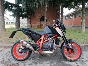 KTM DUKE 690 R ABS - Tagliandata - Gommata