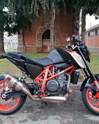 KTM DUKE 690 R ABS - Tagliandata - Gommata