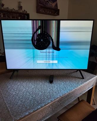 Televisore Smart LED Samsung 49 pollici, modello U