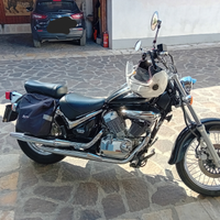 Suzuki Intruder 250