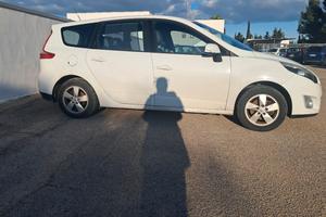RENAULT SCÉNIC 1500CC DIESEL  7 POSTI 