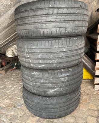 4 Gomme Pirelli PZero 225/35 19