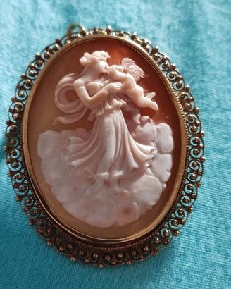 Splendido Cameo Naturale e oro 18kt.