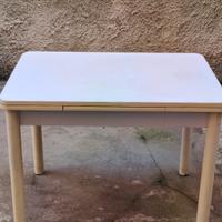 Tavolo da cucina in legno allungabile 