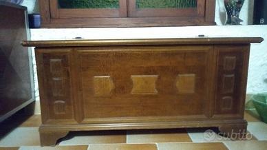 Cassapanca di legno 