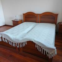 camera da letto 2 letti in legno con armadio 