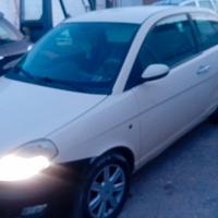 Lancia ypsilon 2004