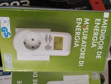 misuratore di energia presa corrente schuko