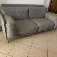 Divano 2 posti condizioni perfette