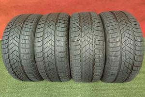 215 45 17 Gomme Invernali 80-90% Pirelli 215 45R17
