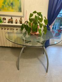 Tavolo di vetro