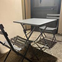 Tavolo da esterno con sedie