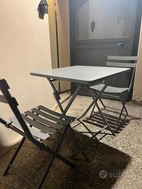 Tavolo da esterno con sedie