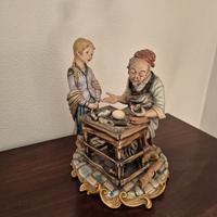 Stuatuetta porcellana Capodimonte.