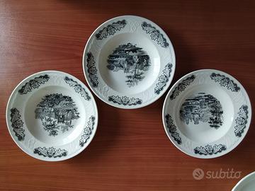 tris di piatti di ceramica 