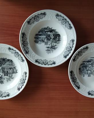 tris di piatti di ceramica 