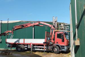 Iveco 180 e28 - gru ferrari 712 4+j2