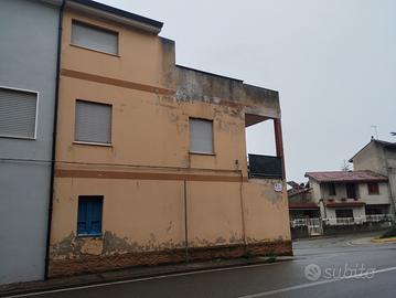 Immobile terra a cielo