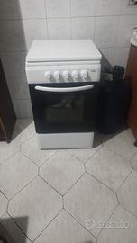 Cucina con forno